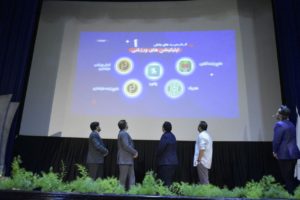 اهدای تندیس به برگزیدگان یازدهمین جشنواره وب و موبایل