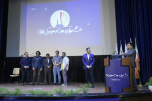 اهدای تندیس به برگزیدگان جشنواره وب و موبایل