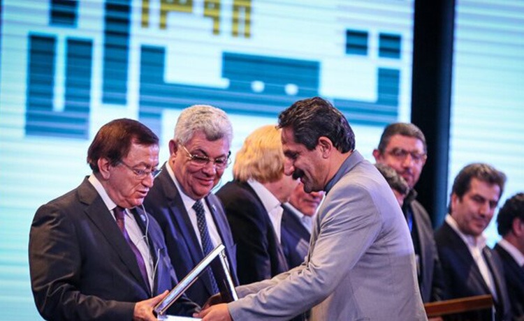 تقدیر از برگزیدگان جشنواره خشت طلایی